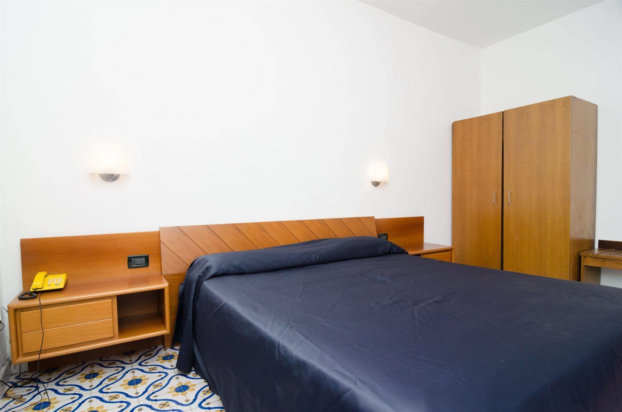 Hotel Flora Wellness & Beauty Ischia Buitenkant foto