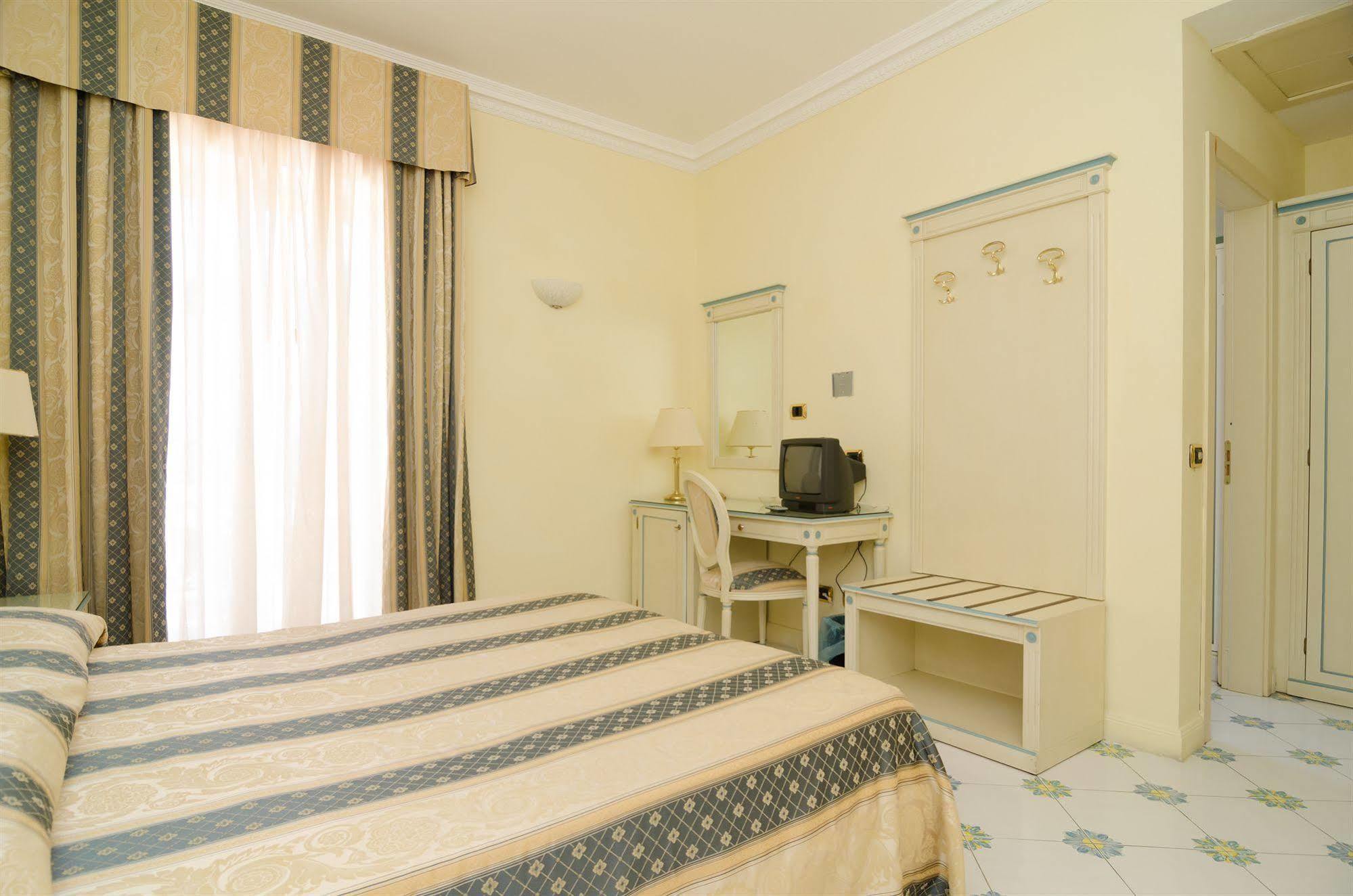 Hotel Flora Wellness & Beauty Ischia Buitenkant foto